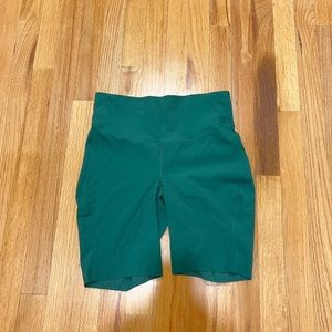 Lululemon Everglade Green Base Pace HR Short 8” Ribbed Nulux size 8